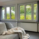 Peaceful Tiny House Near Forest بيت للعطل *
