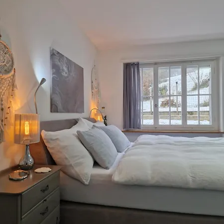 Peaceful Tiny House Near Forest 펜션 *