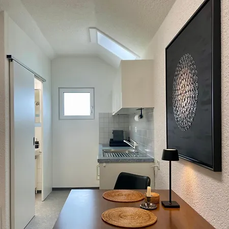 Peaceful Tiny House Near Forest 度假居 *