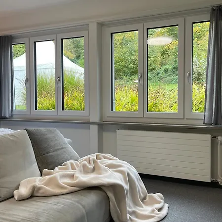 Peaceful Tiny House Near Forest Holiday home *