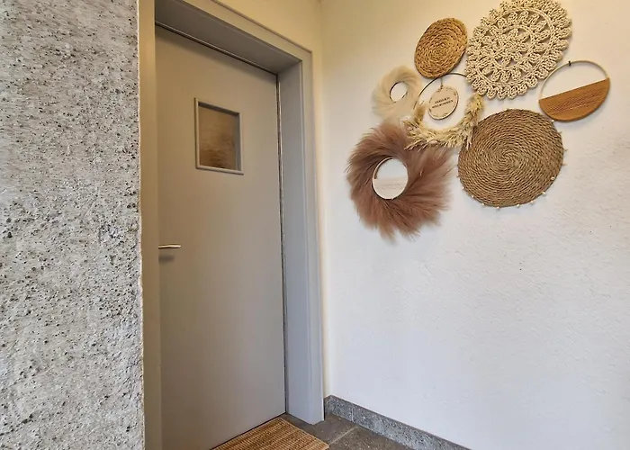 Peaceful Tiny House Near Forest Сasa de vacaciones