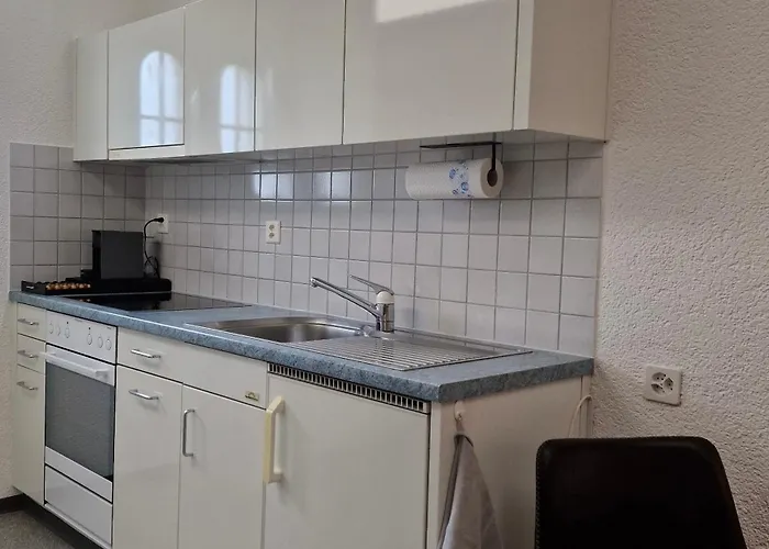 Peaceful Tiny House Near Forest Сasa de vacaciones